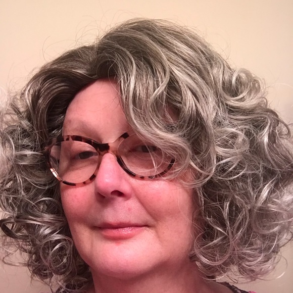 Meet your Posher, Jennifer - Picture 3 of 7